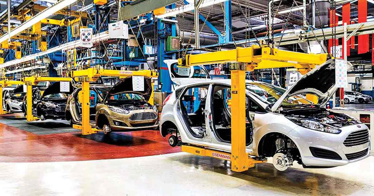 https://www.4axisprecision.com/wp-content/uploads/2024/02/automobile-industry.jpg